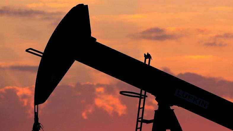 Oil rises further above $67…