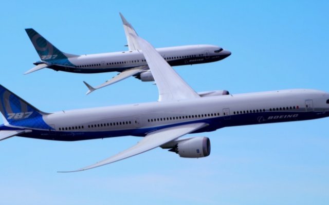 Boeing grounds entire crash aircraft…