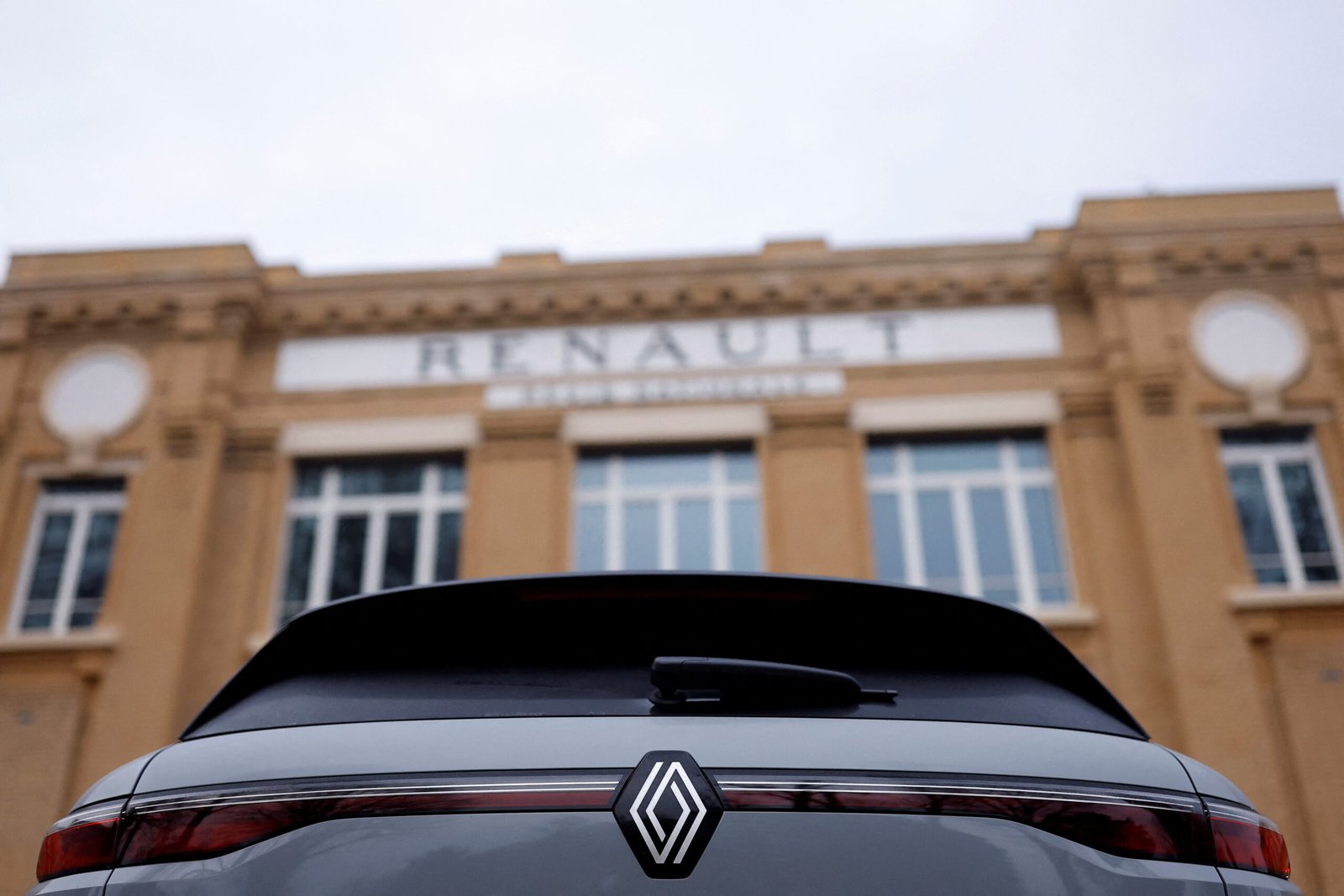 France: Renault revising its prices globally after Tesla slashes